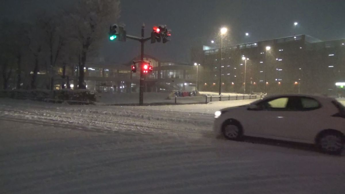 秋田で大雪 17日昼前にかけて警戒を