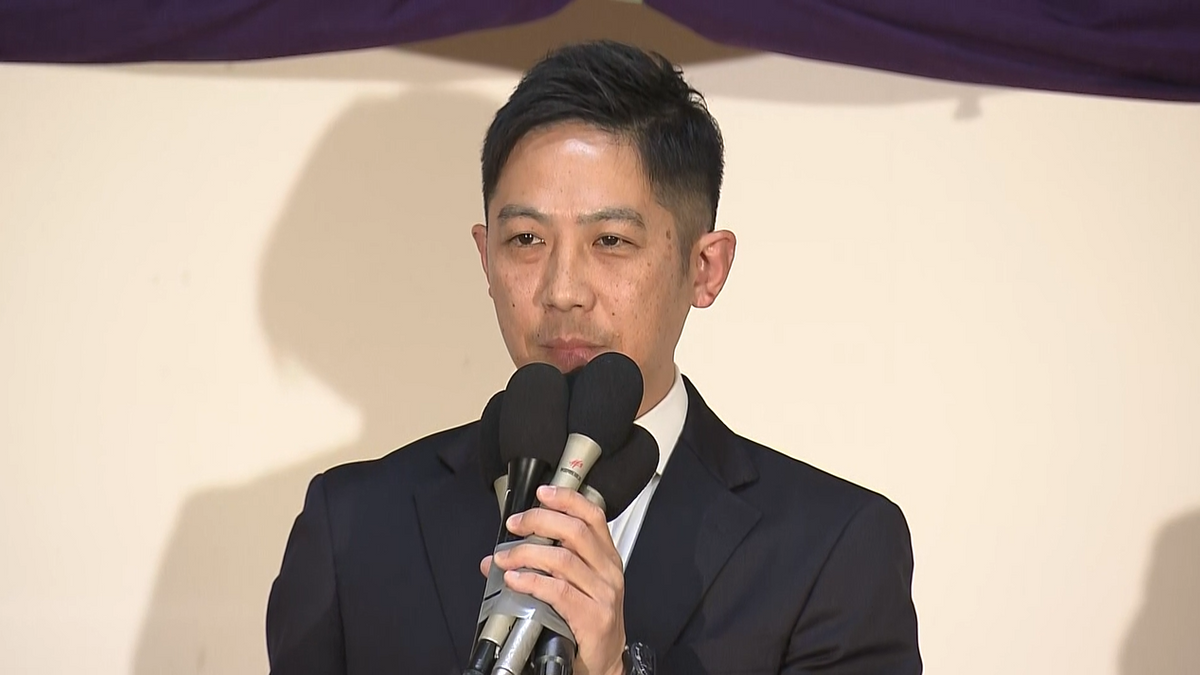 【動画】秋田県知事選挙 当選確実となった鈴木 健太氏　喜びの声