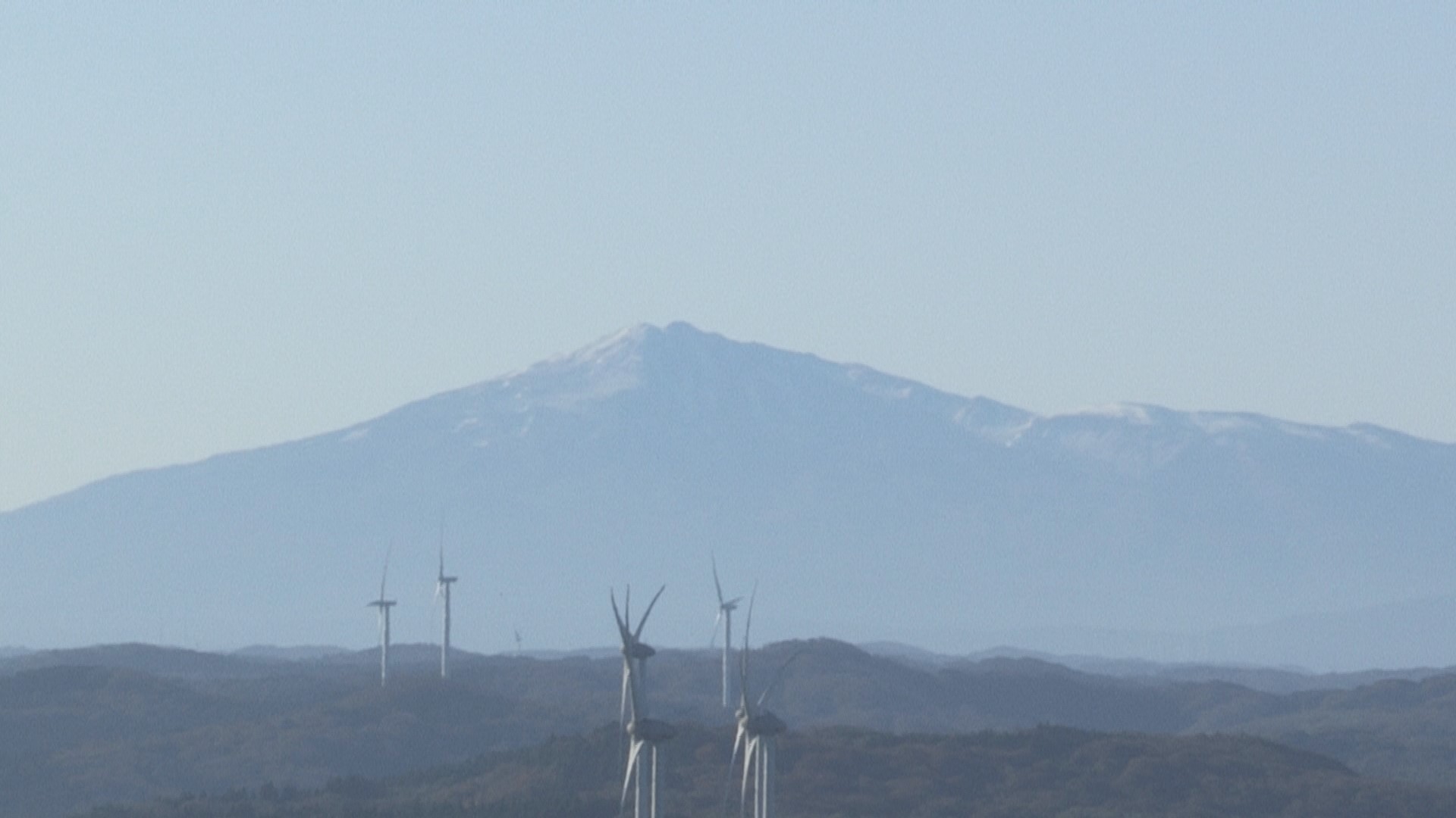 速報】鳥海山が初冠雪 平年より11日遅く（2024年10月20日掲載）｜ABS