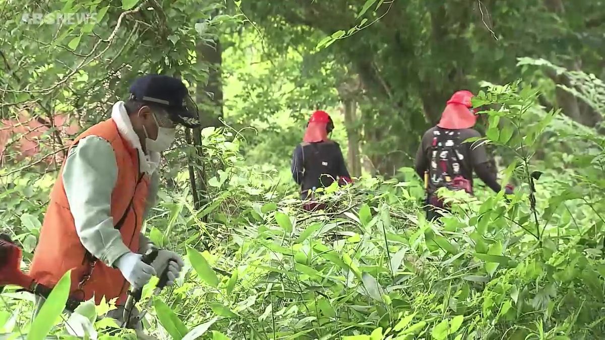 安心してスポーツを！クマ目撃相次ぐ秋田市雄和の椿川地区で草木の刈り払い作業