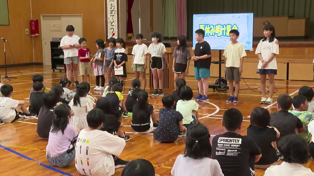 一足早く夏休み明けの授業が再開し元気に登校！思い出や頑張ったことを発表　大仙市