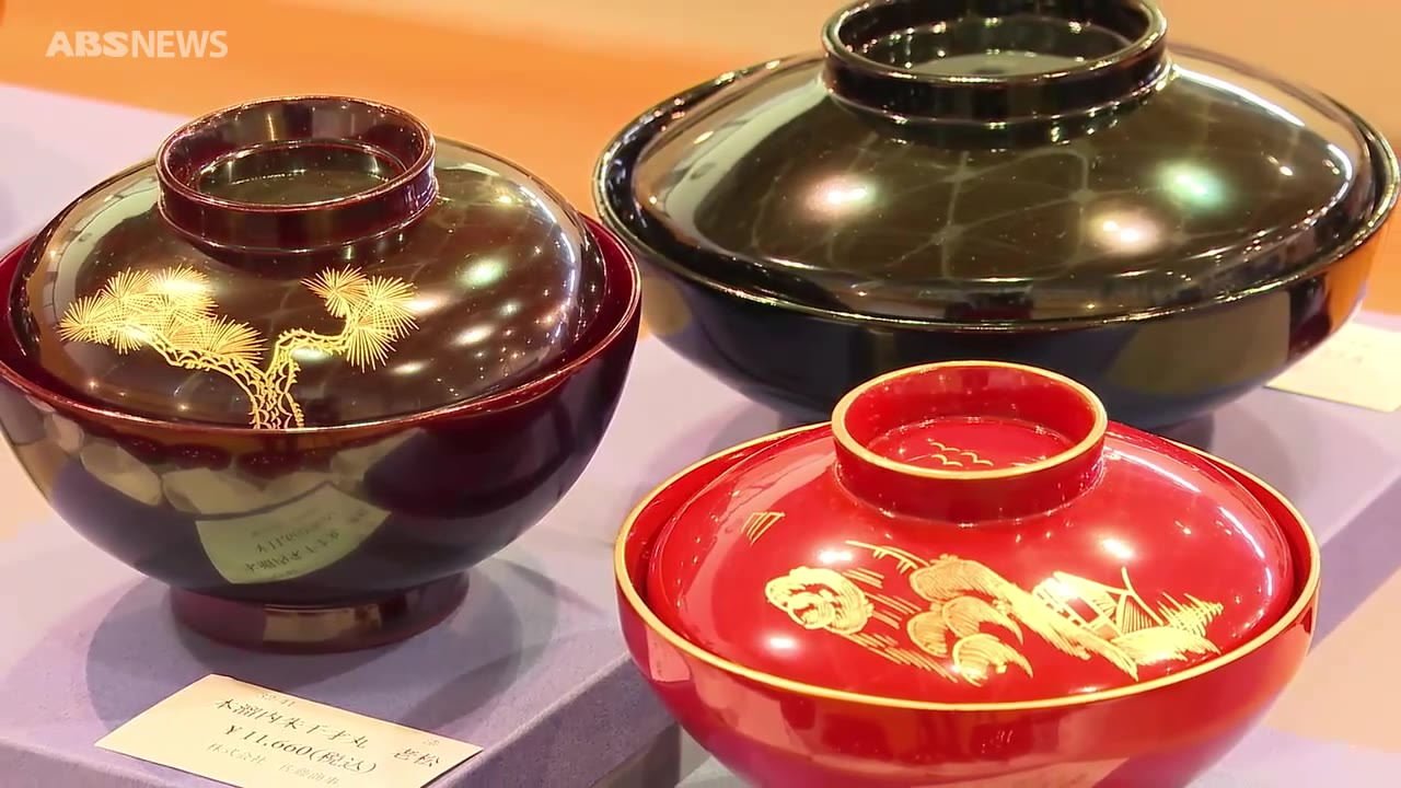 定価の2割引きで販売！国の伝統的工芸品・川連漆器の販売会 食器や家具