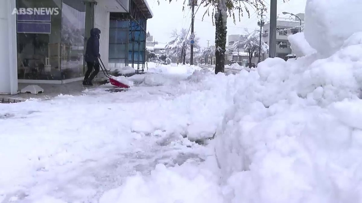 積雪一気に増加　阿仁合で34センチ　湯沢も32センチ