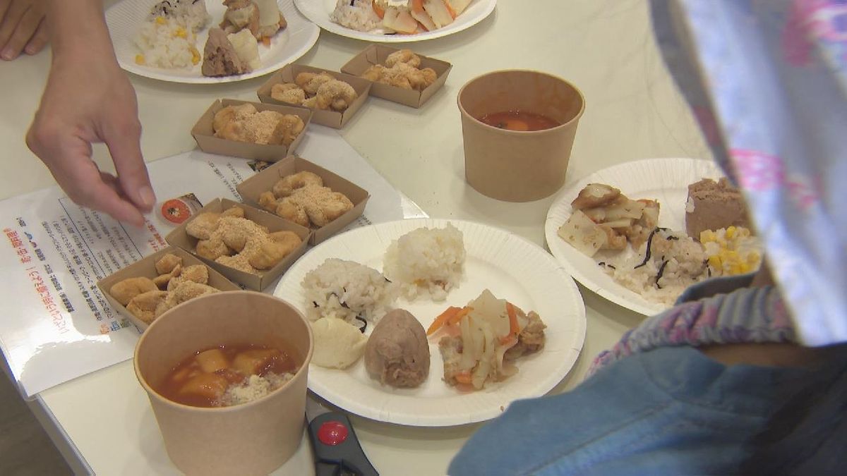 小学生が「防災食」作り方学ぶ　湯せん調理など、災害時を想定　岐阜市