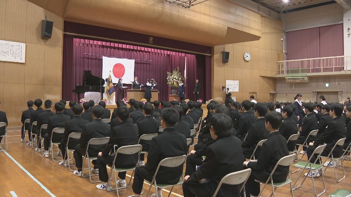 愛知県内の中学校で卒業式　コロナ５類移行後では初　コロナ禍でもめげずに生活してきた生徒たちへ激励の言葉贈られる