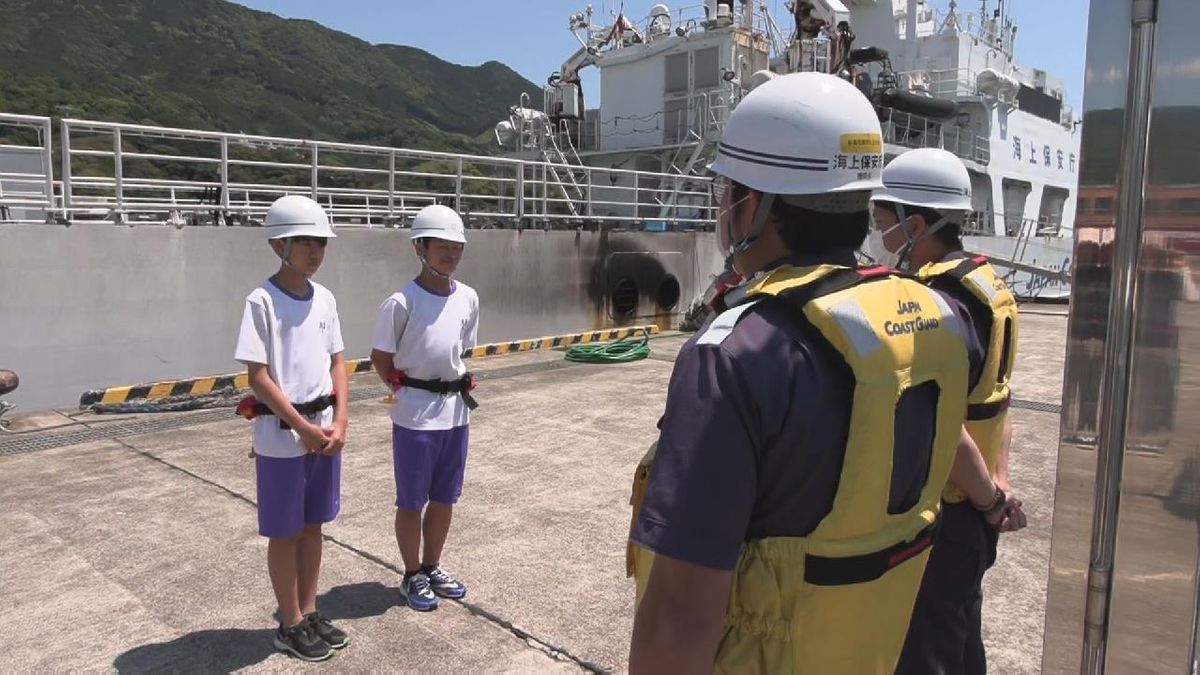 中学生が海保で体験学習　巡視艇を操縦しパトロールも　三重・尾鷲市