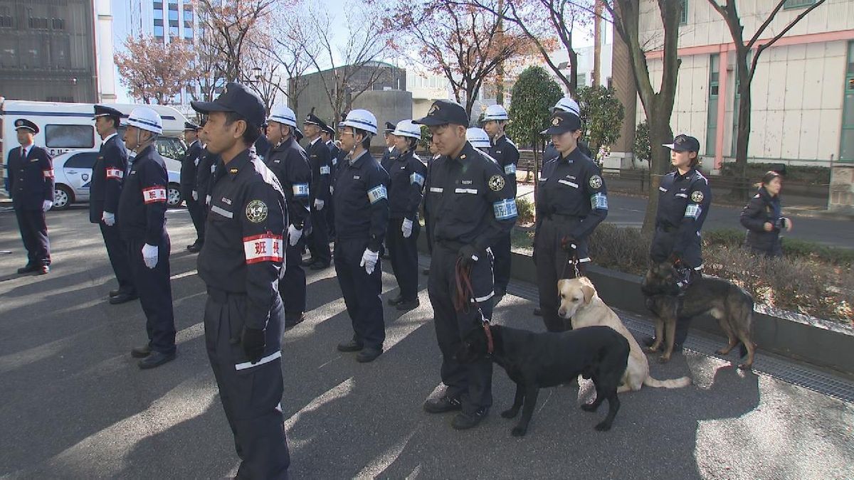 「年末特別警戒」期間で不正薬物の密輸取り締まり強化　麻薬探知犬のハチ号も活躍　名古屋税関