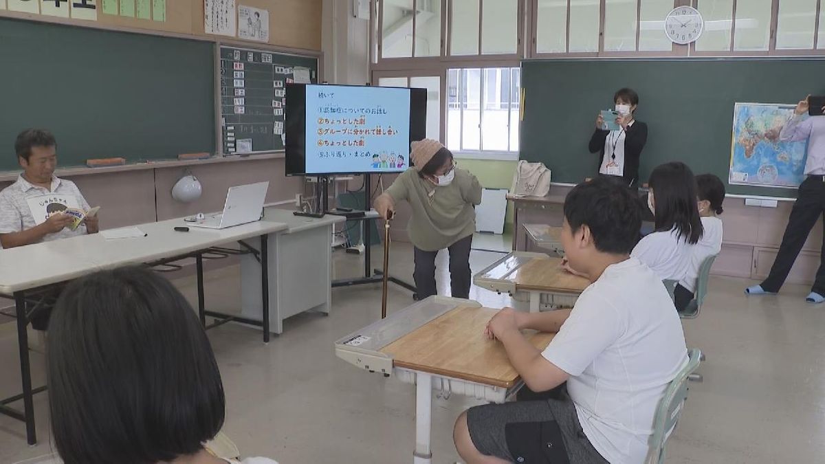 「優しく話しかけたい」小学生が認知症学び地域でサポートへ 高齢化進む三重・紀北町