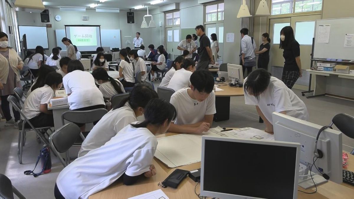 中学校で南海トラフ地震などの災害に備えた避難所設営訓練　シミュレーションするゲームを通じて運営方法を学ぶ　三重・紀北町