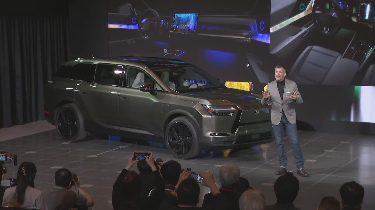 世界初公開のレクサスの新型EV「TZ」 日本では2026年冬に発売予定