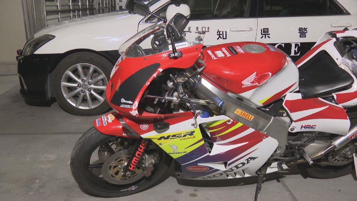 大型トレーラーの下敷きに　バイクの男性（57）死亡　追い越そうと車線変更し転倒か　愛知・知多市