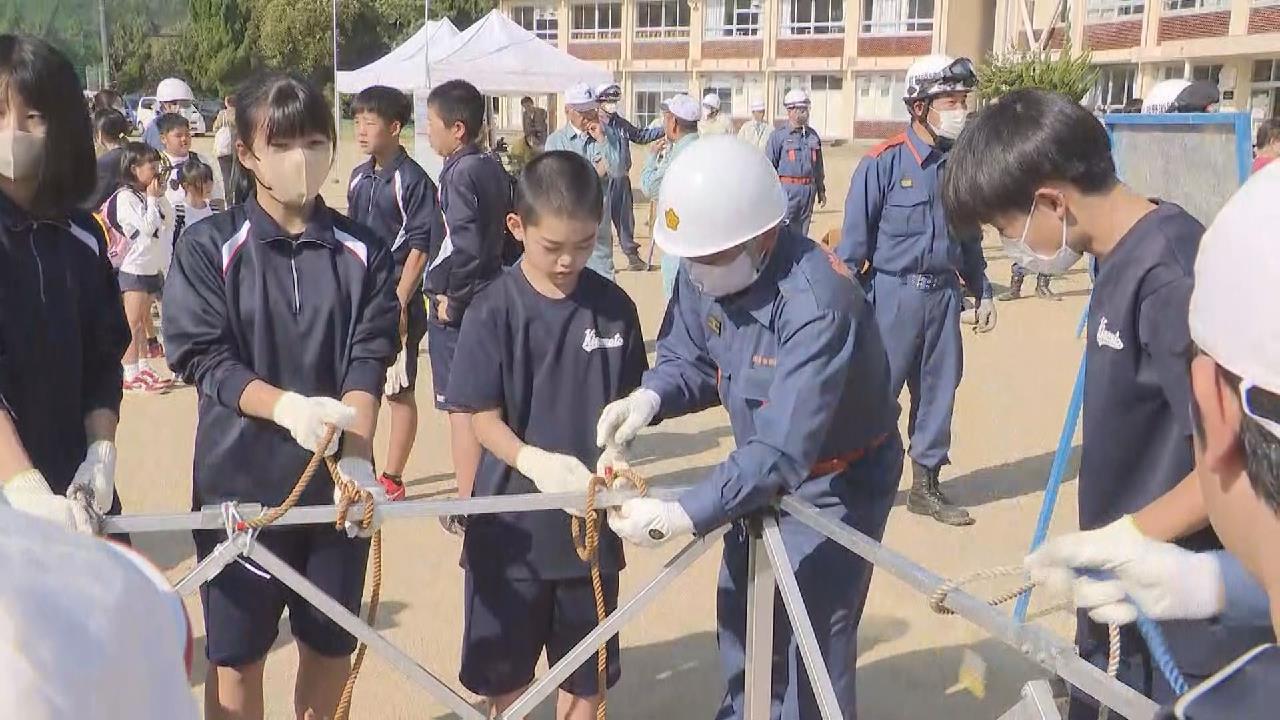 小中学生を中心とした総合防災訓練　三重・熊野市