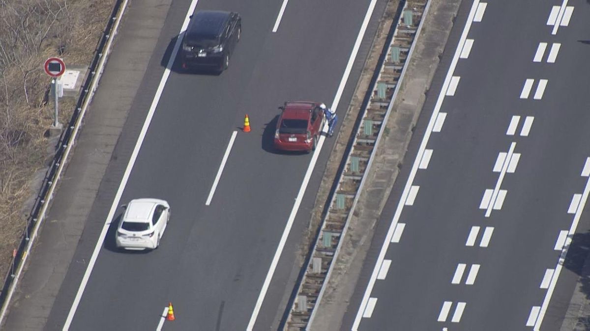 名神高速道路で車5台が絡む玉突き事故　男性2人が病院に搬送も命に別条なし　愛知・一宮市