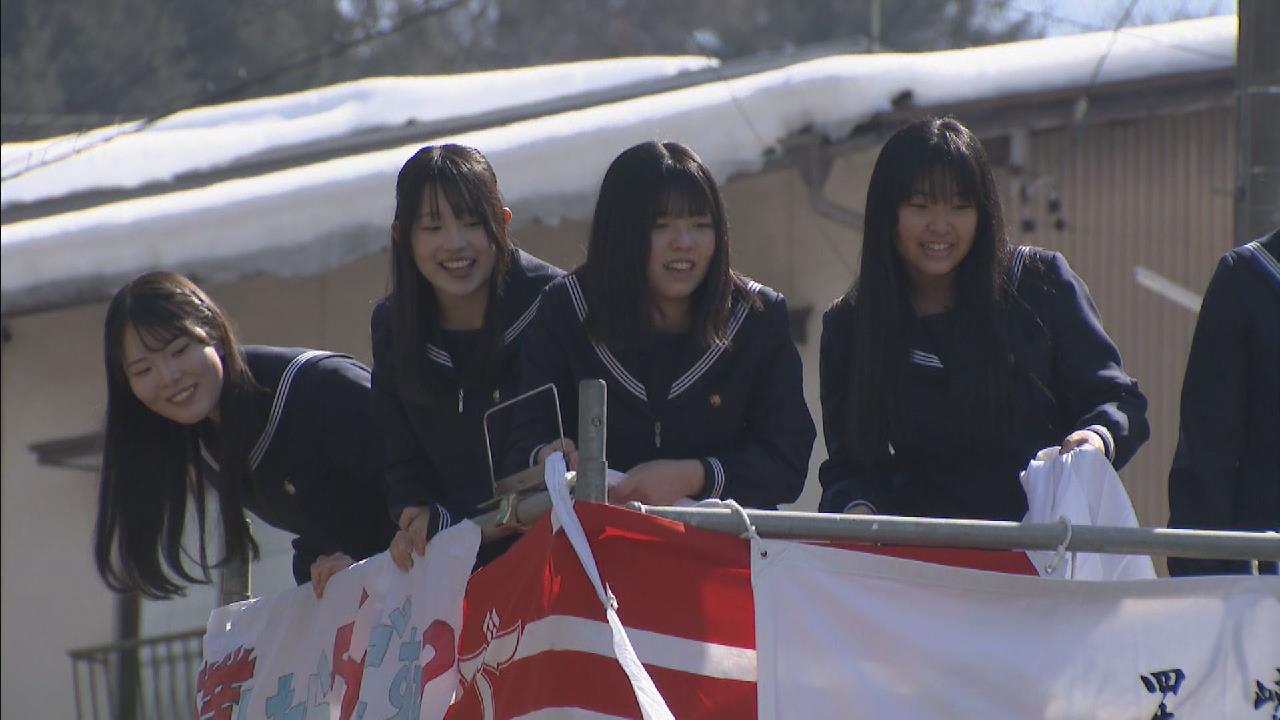 80年以上続く伝統の「白線流し」 岐阜・高山市 斐太高校（2025年3月1日