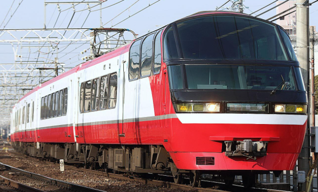 名鉄車両「パノラマsuper」が逆転編成で疾走！西枇杷島駅の“聖地”で列車撮影も実施　