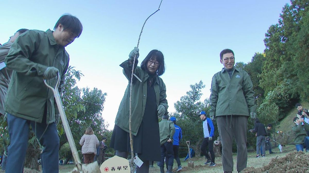 日本の栗を世界へ「遠州・和栗プロジェクト」　発展願う植樹祭