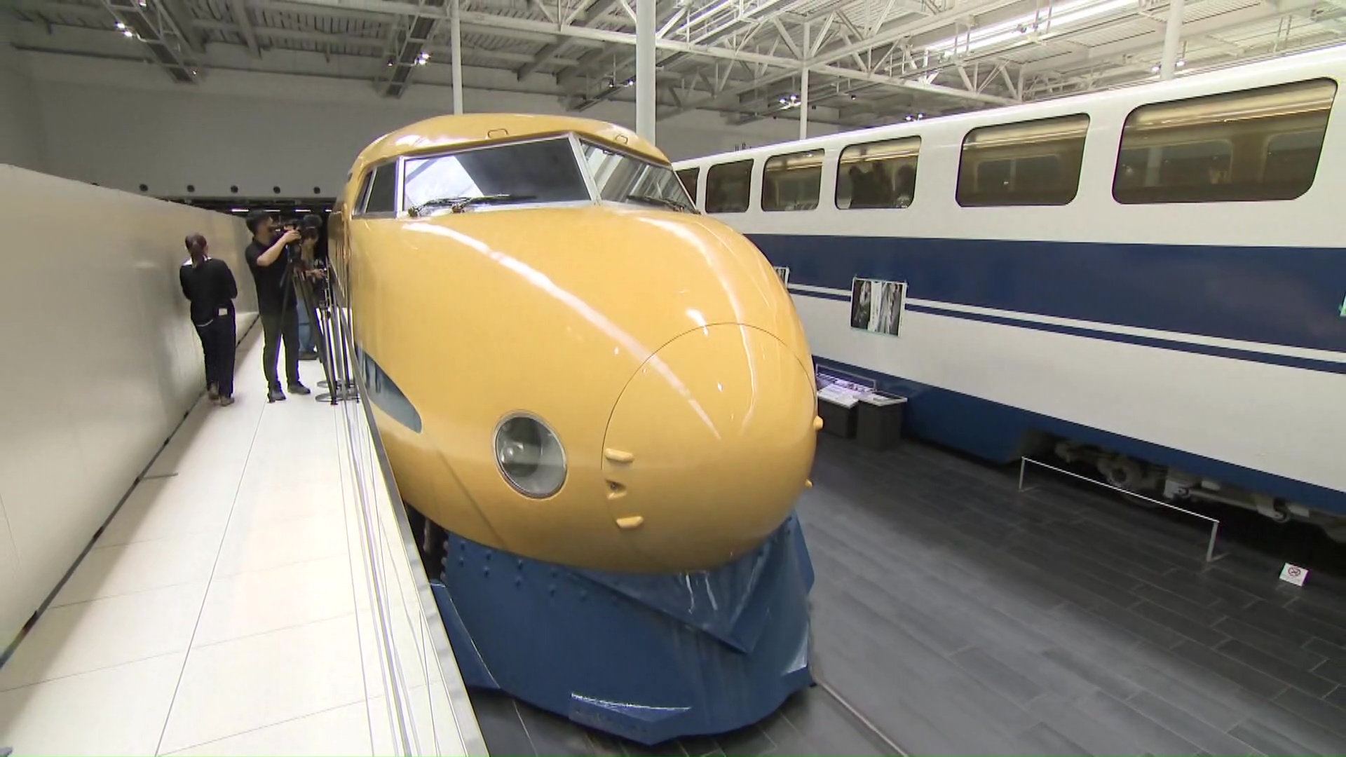orange.u出品　鉄緑会 JR 115-300系近郊電車（岡山電車区D編成・黄色）セット｜製品