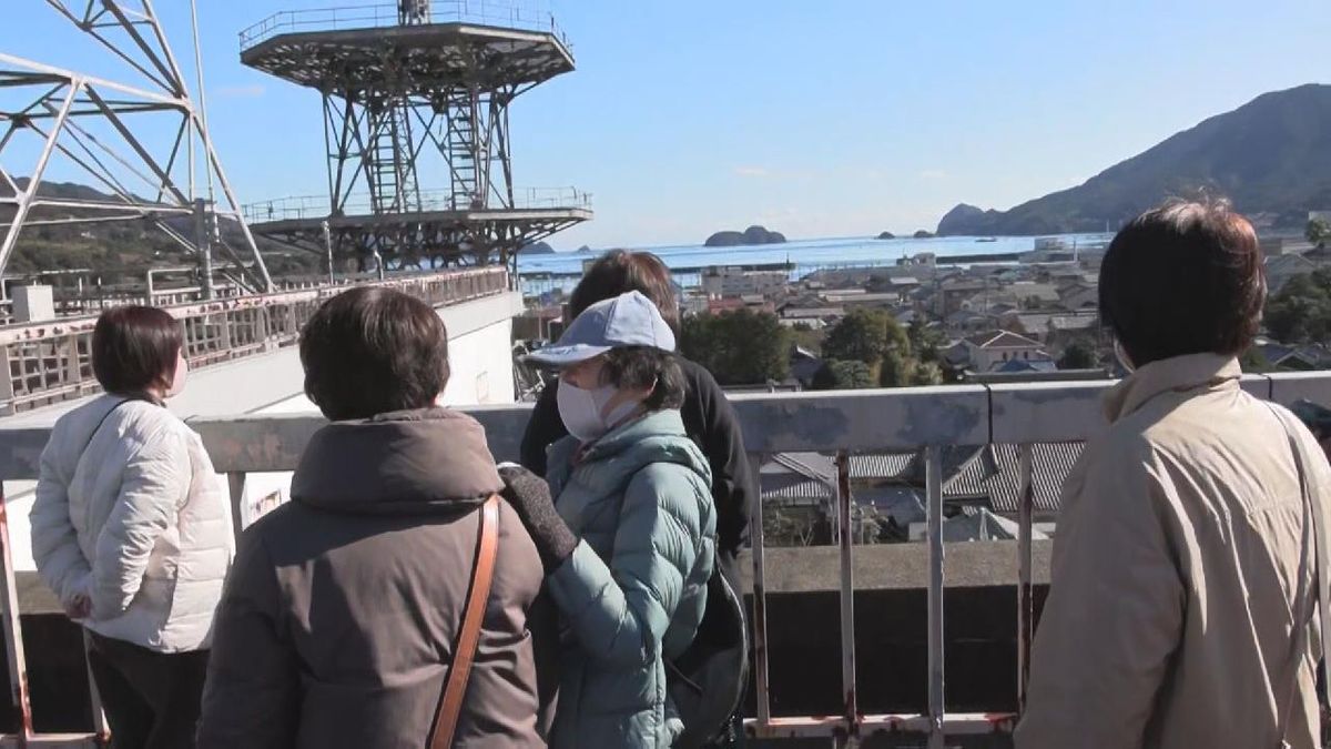 阪神淡路大震災から30年　南海トラフ巨大地震に備え指定緊急避難場所で体験会　屋上は海抜25メートルで約200人収容可能　三重・尾鷲市