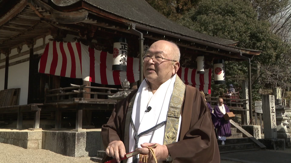 「正月堂」の住職・菅生和光さん