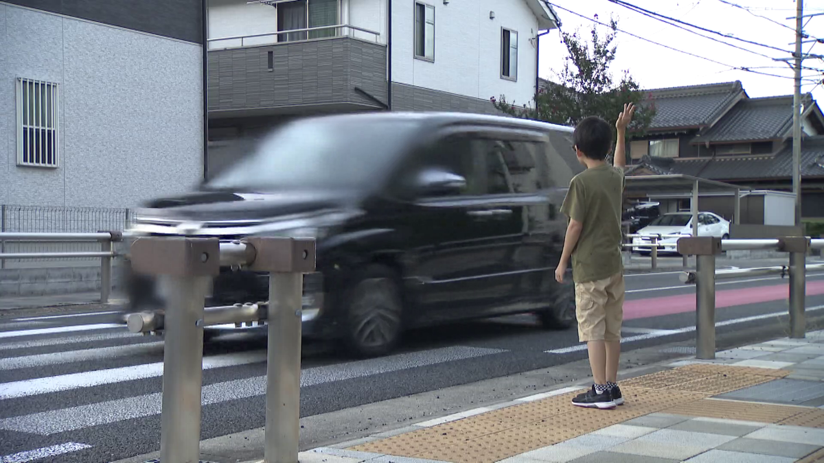 “止まる車”と“止まらない車”の傾向は？