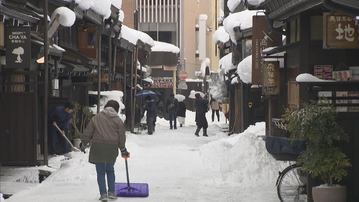 東海地方の各地で積雪　東海道新幹線は雪の影響で遅れ…大雪ピーク過ぎても交通に乱れ