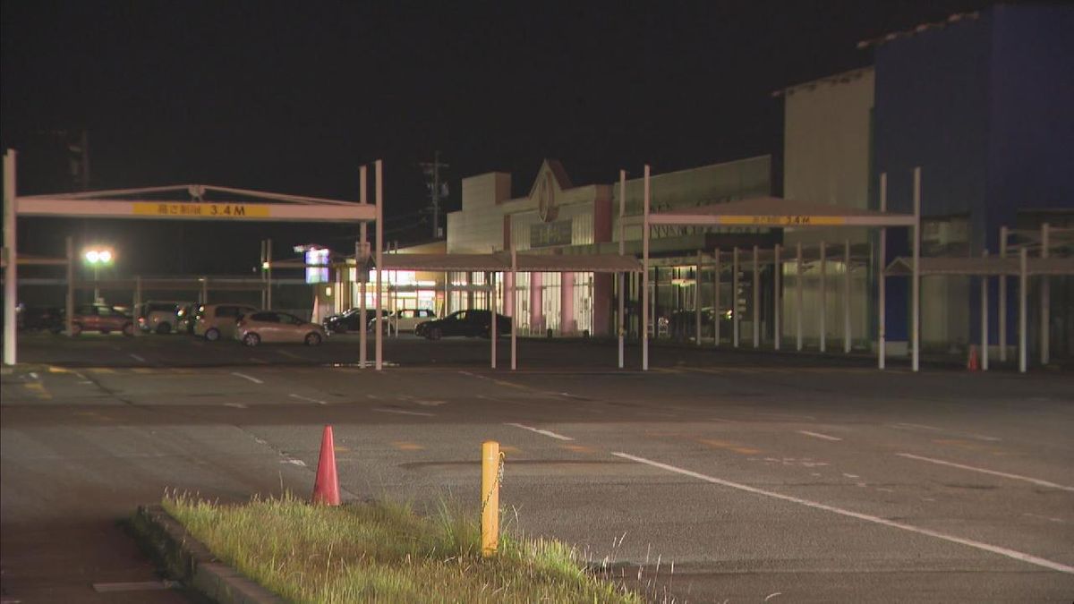 ５歳の保育園児が車にはねられ死亡　商業施設の駐車場で事故　三重・明和町