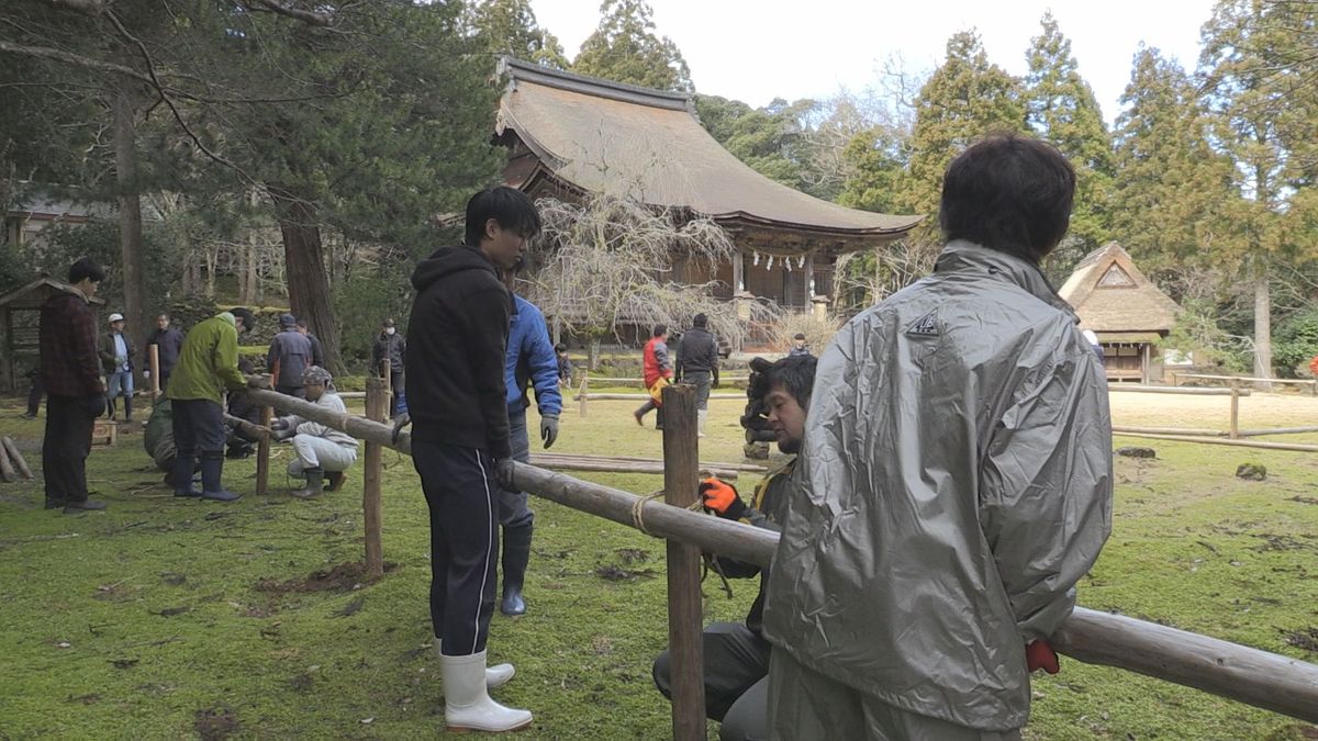 来月2日のお水送りを前に若狭神宮寺で結界づくり