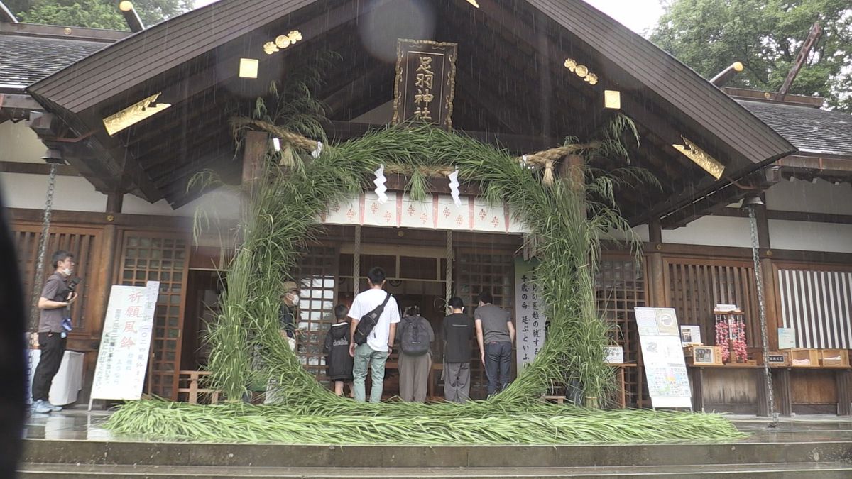 「夏越の大祓」参拝客次々と　梅雨時の健康と安全を祈願　福井市･足羽神社