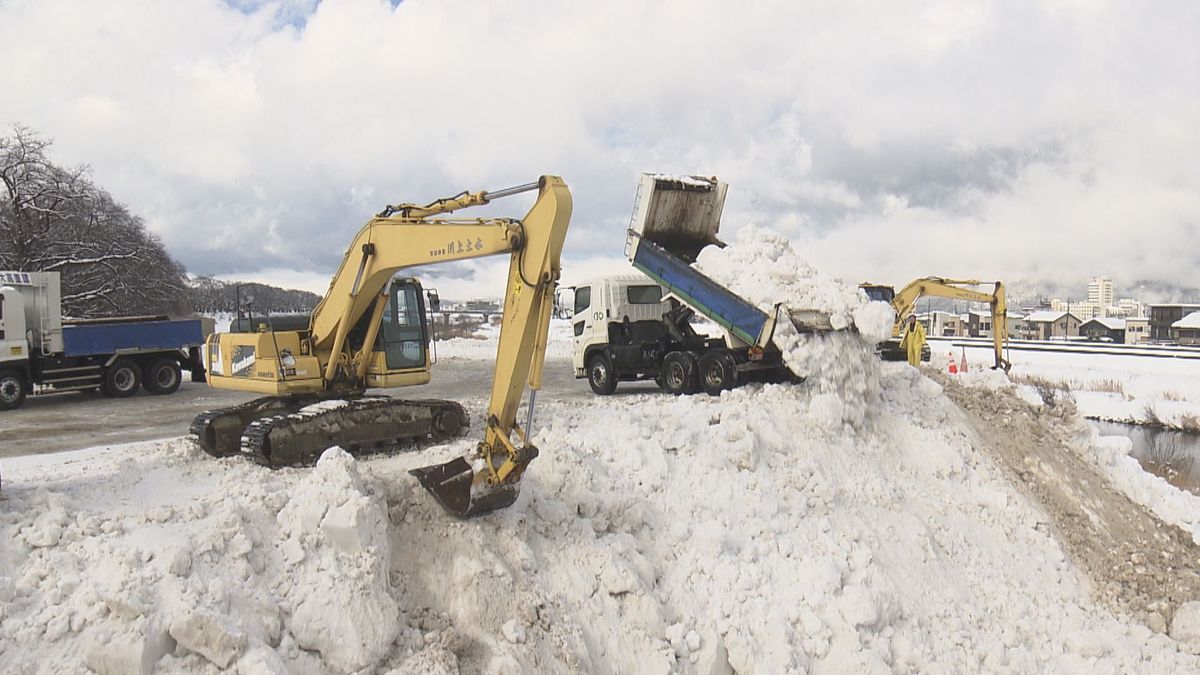 大雪のピーク過ぎるも　雪解けによる雪崩など注意　除雪作業中のけが相次ぐ　小型除雪機の修理依頼も増加