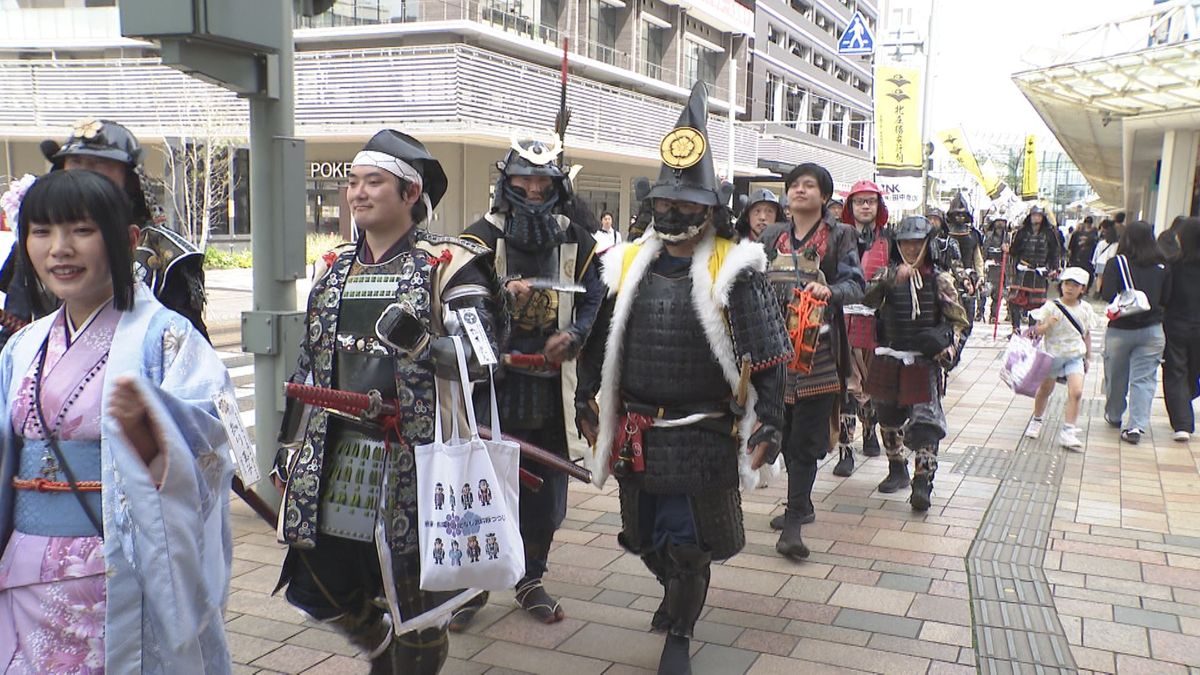 「いざ出陣!」柴田勝家の命日を前に勇壮な武者行列 福井市・柴田神社 菩提寺の西光寺までの1.5キロを練り歩く