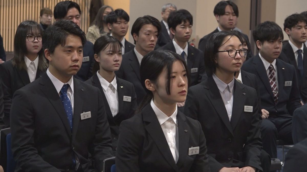 新年度スタートで入社式　新入社員「未知の分野に挑戦したい」　福井市･セーレングループ　川田会長「夢の実現へ努力の積み重ねを」