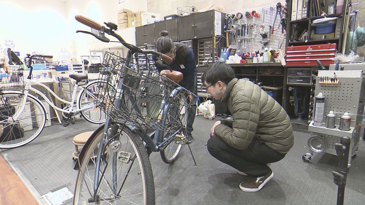 青切符制度導入で思わぬ“余波” 自転車販売店に修理依頼が殺到 「傘さし 
