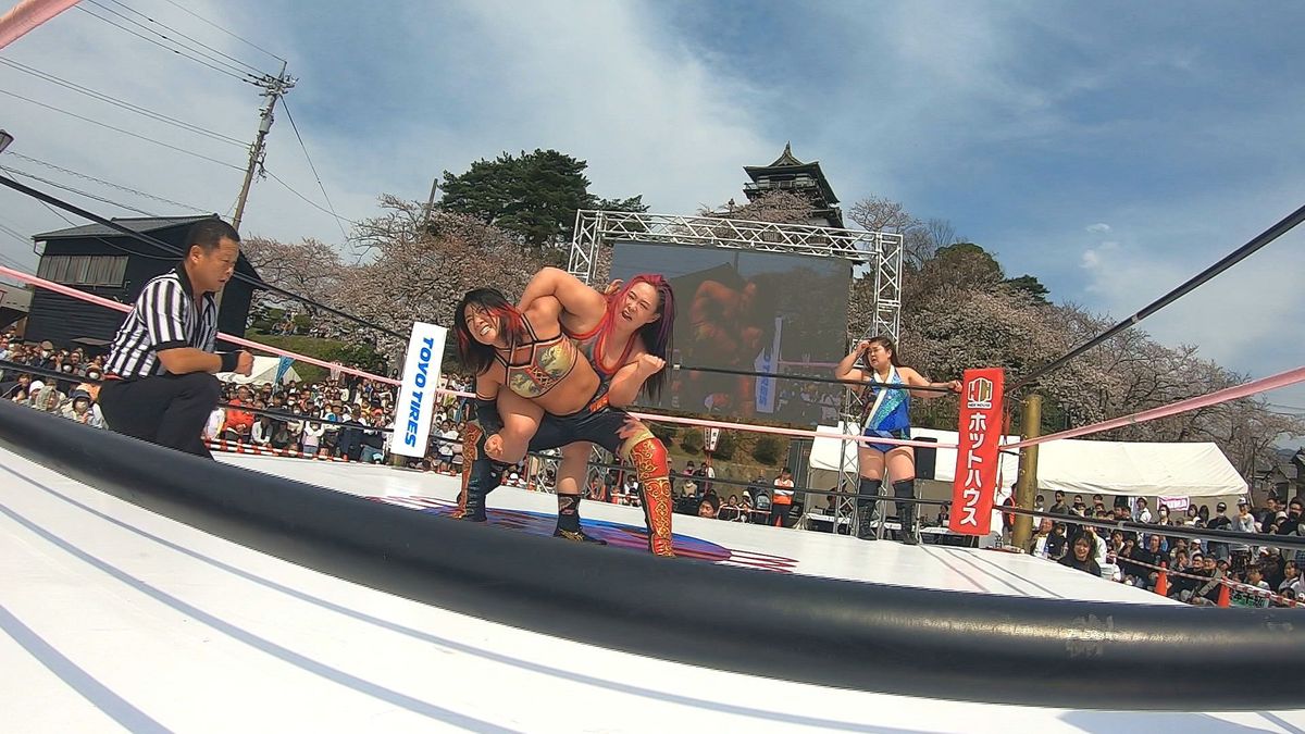 坂井市で女子プロレスの試合　地元出身のレスラーが丸岡藩誕生400年を盛り上げ