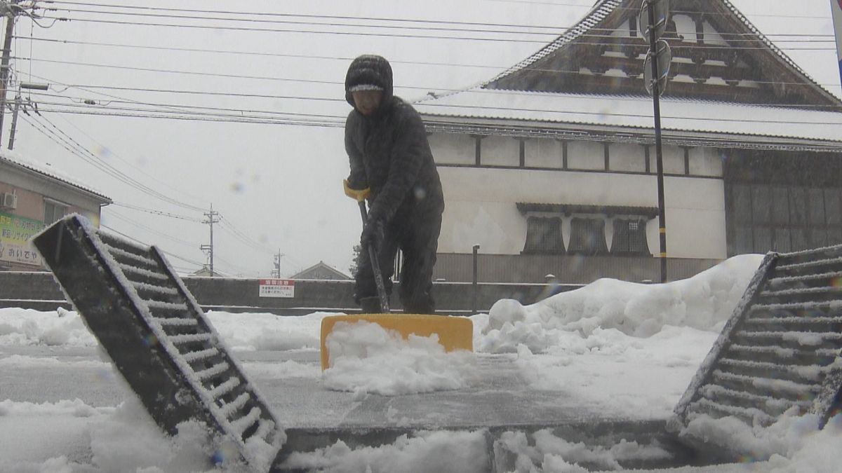 寒波到来で29日の朝にかけて平地でも雪　嶺北の山沿いでは警報級の大雪の可能性も　交通障害や路面の凍結に注意を