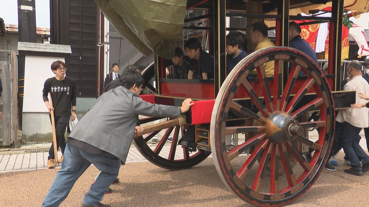 初の安全講習会、坂井市「三国祭」　山車巡行の技術継承へ　港町の男衆が奮闘　人口減少で曳き手が不足