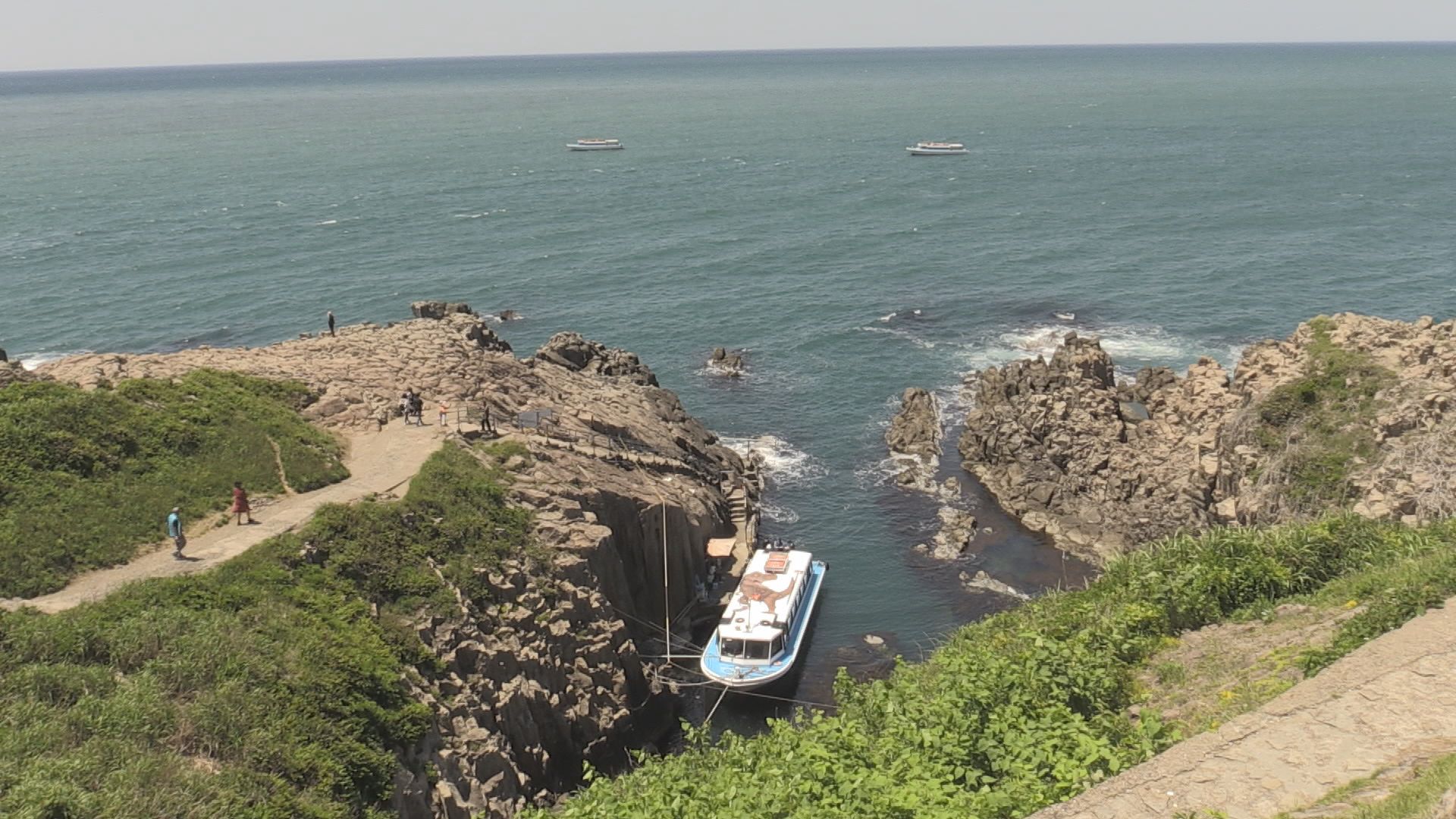 観光遊覧船に乗船した男性（72）海に転落し死亡　坂井市・東尋坊　船内にはサンダルと荷物　自殺の可能性も含め海保が原因調べ