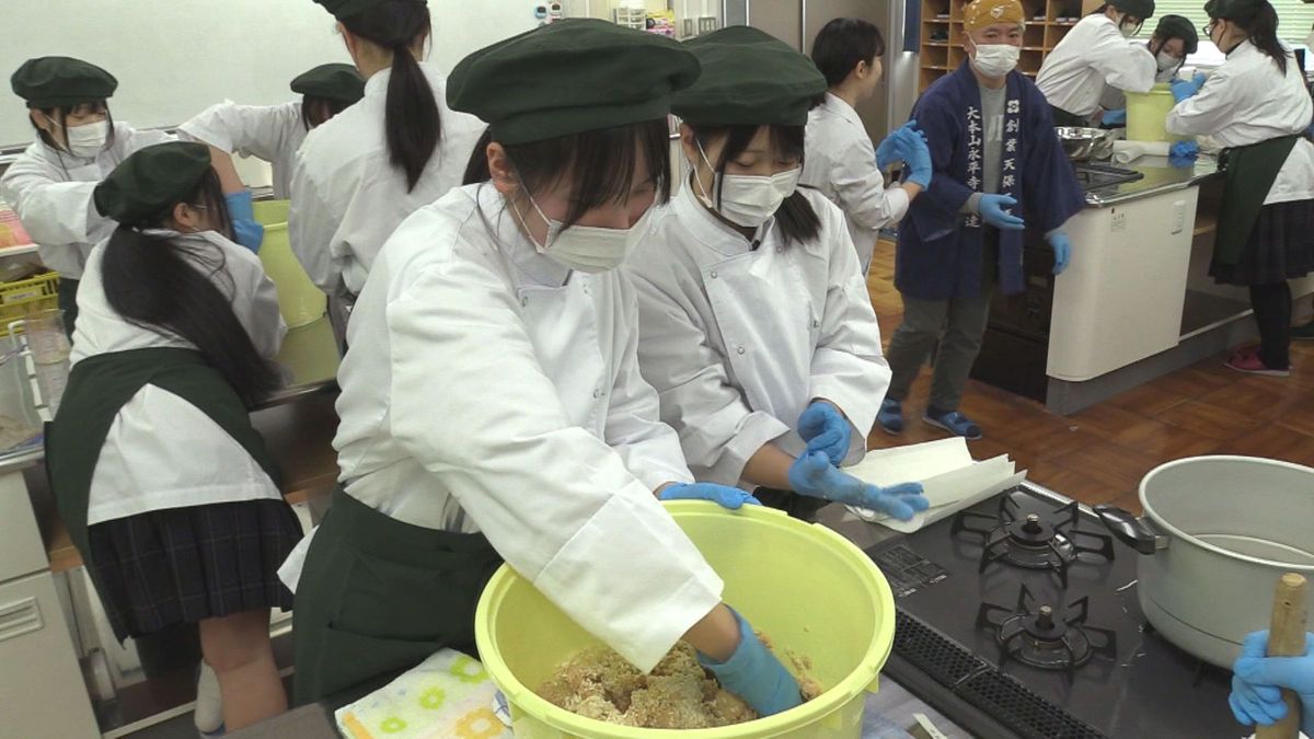 高校生が"みそ作り"体験　その道のプロに学ぶ　坂井市･県立坂井高校　ものづくりマイスター制度