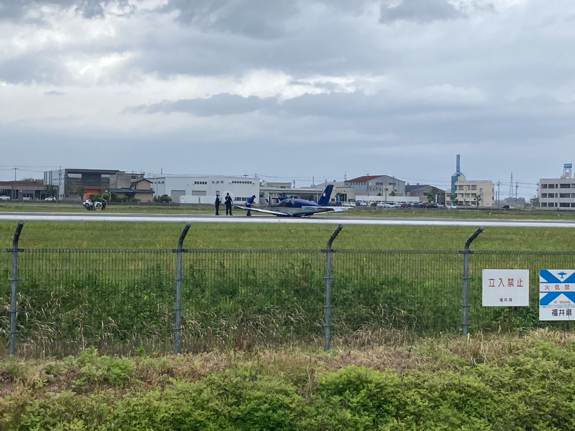 【速報】福井空港で小型飛行機胴体着陸　重大インシデントで国の運輸安全委員会の調査始まる　