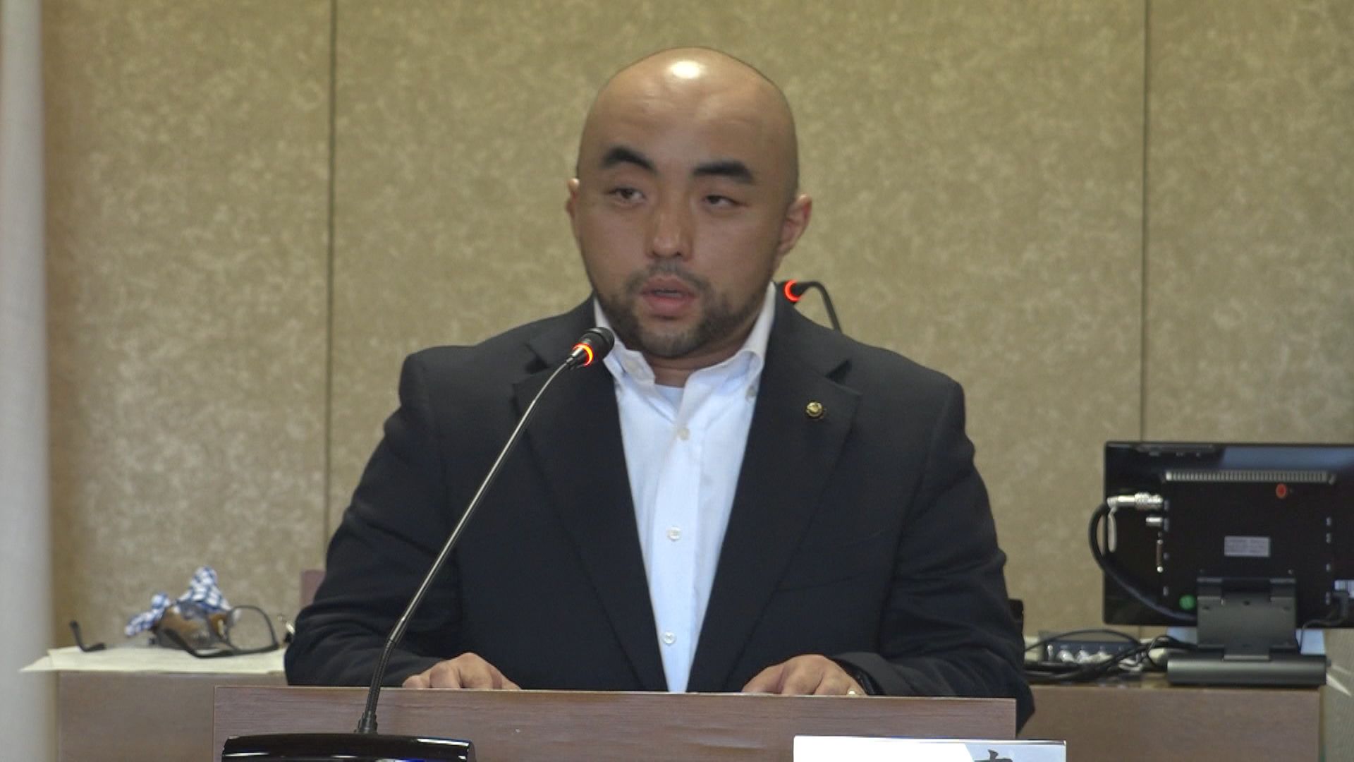暴行などの疑いで書類送検された市議の男は「除名処分」 勝山市議会本会議で可決 議員職失う