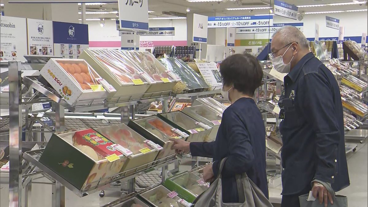 お中元商戦がスタート 猛暑・若者向けを意識した品ぞろえ 物価高にうれしい大容量パックも 約2200アイテムを用意