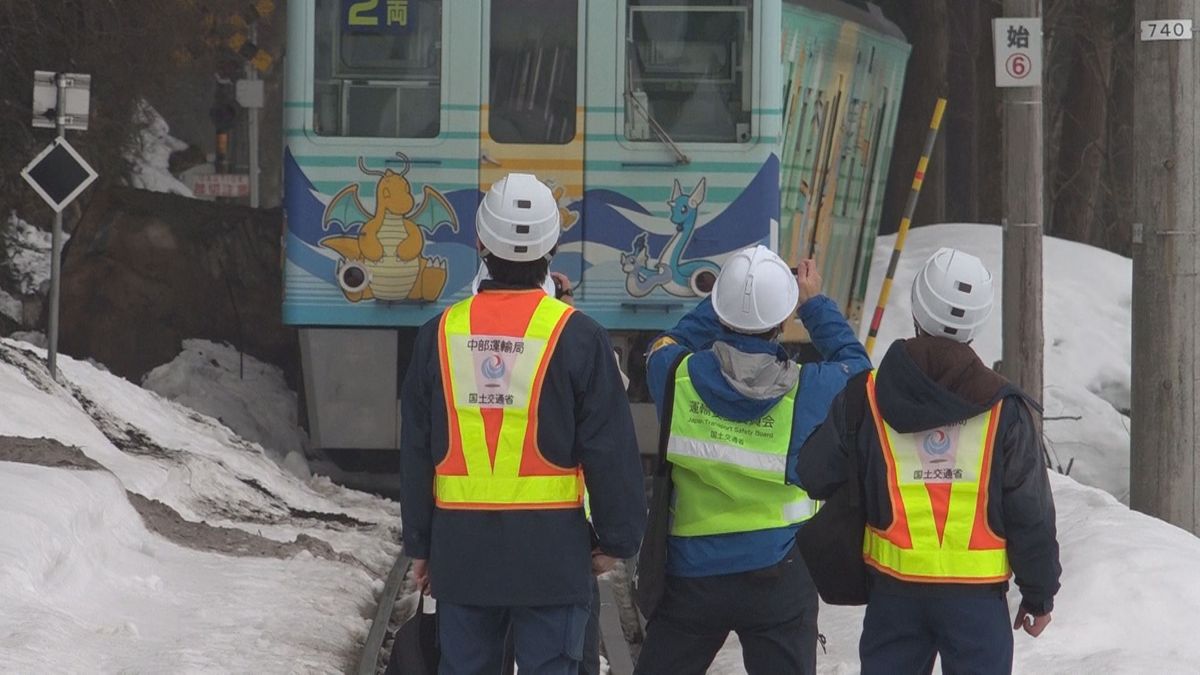 運転再開のめど立たず　落石と衝突で列車脱線　えちぜん鉄道･永平寺勝山線　バス代行輸送で対応