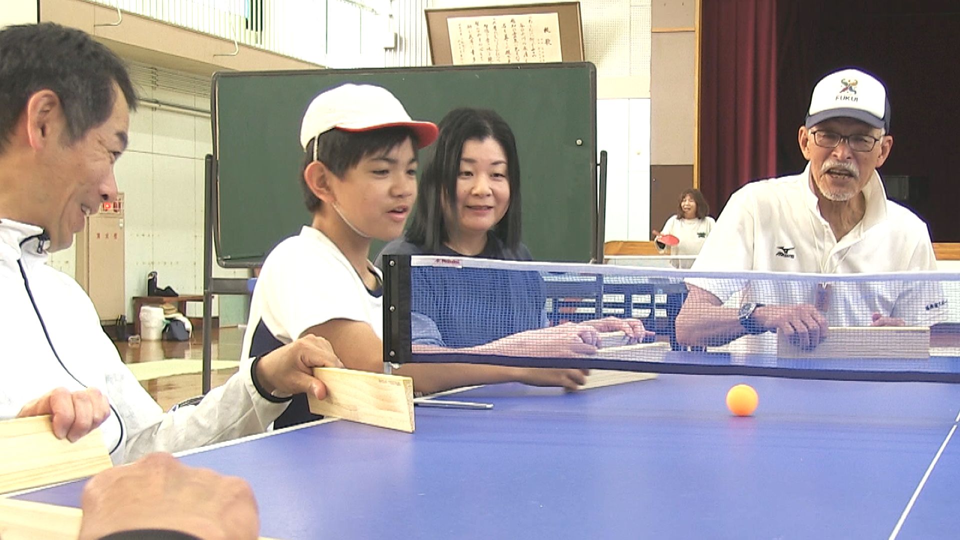 児童たった１人の殿下小学校で体育大会　住民とスポーツ通して交流　モルックや卓球バレーで奮闘