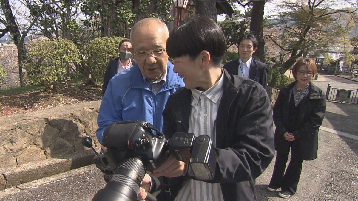 幸福感あふれる笑顔を活写 仕事や趣味に打ち込む輝くシニアを写真に まちの写真館が合同で作品展を企画
