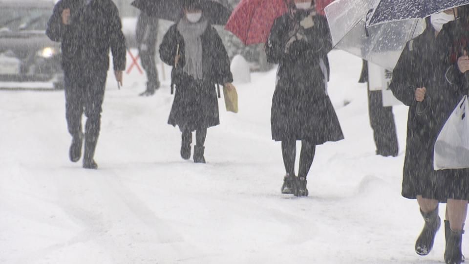 県内は断続的に雪が降り続く見込み 交通障害や路面の凍結などに注意を