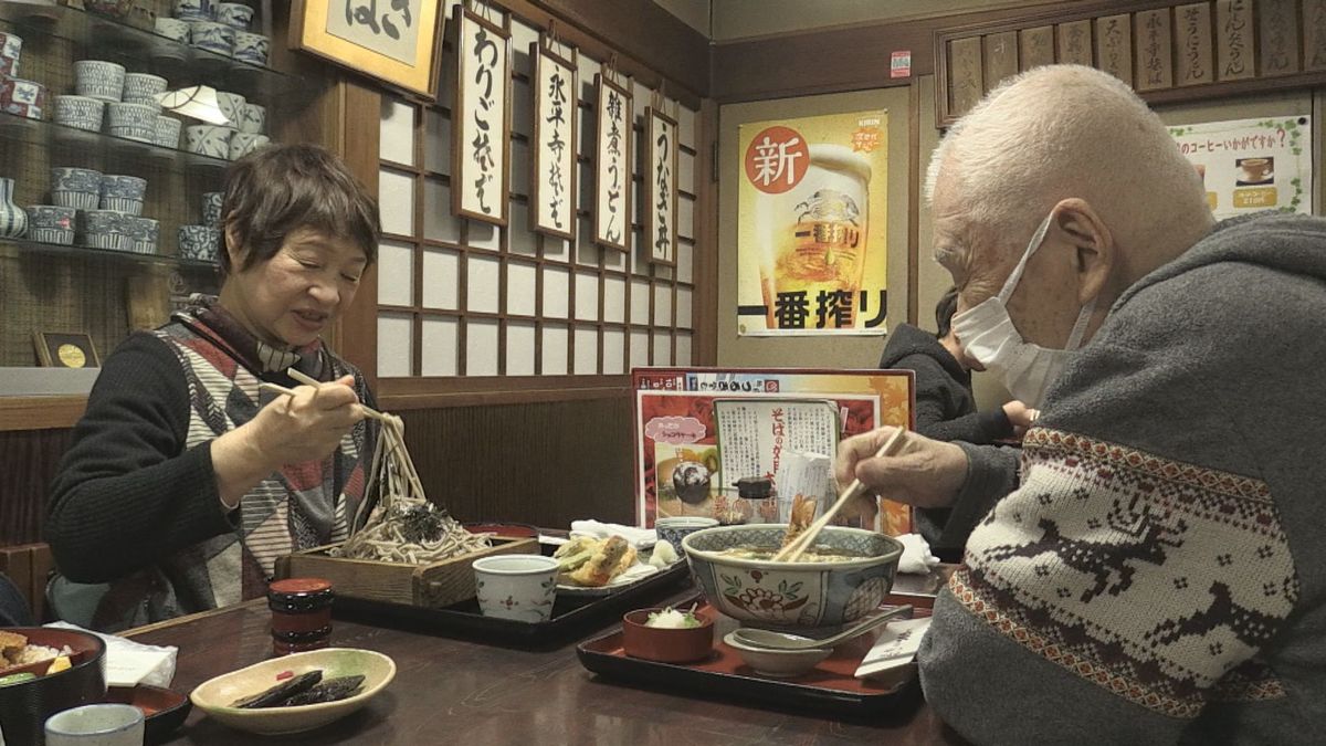 年越しそばで1年締めくくる 食べるのはやっぱり“おろしそば”? 各地でそば店にぎわう