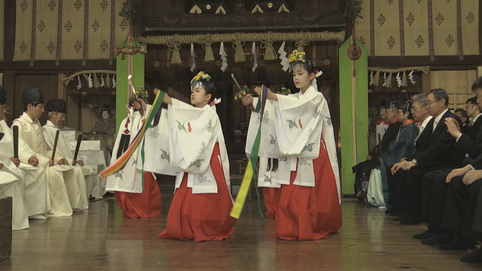 児童が「浦安の舞」奉納　祭りの安全など祈願　「三国祭」開幕、あす山車巡行