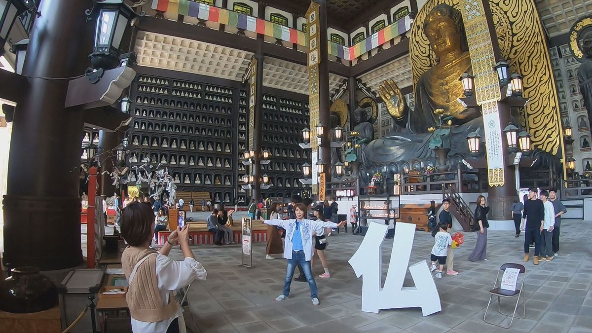 勝山市が外国人観光客の人気急上昇 全国2位の伸びに 恐竜博物館に日本特有の風景