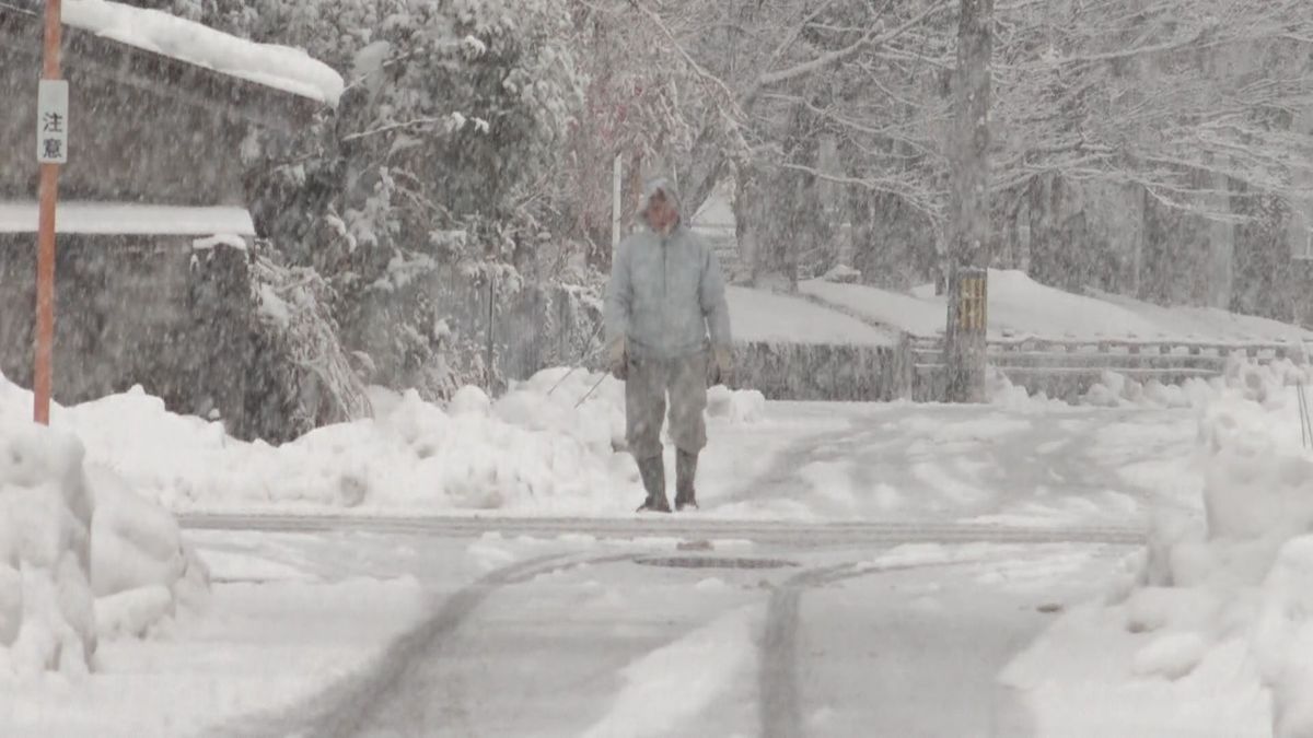 24日朝にかけて再び雪強まる恐れ　路面凍結や交通障害などに注意　福井市では“初氷”観測、平年より20日遅い