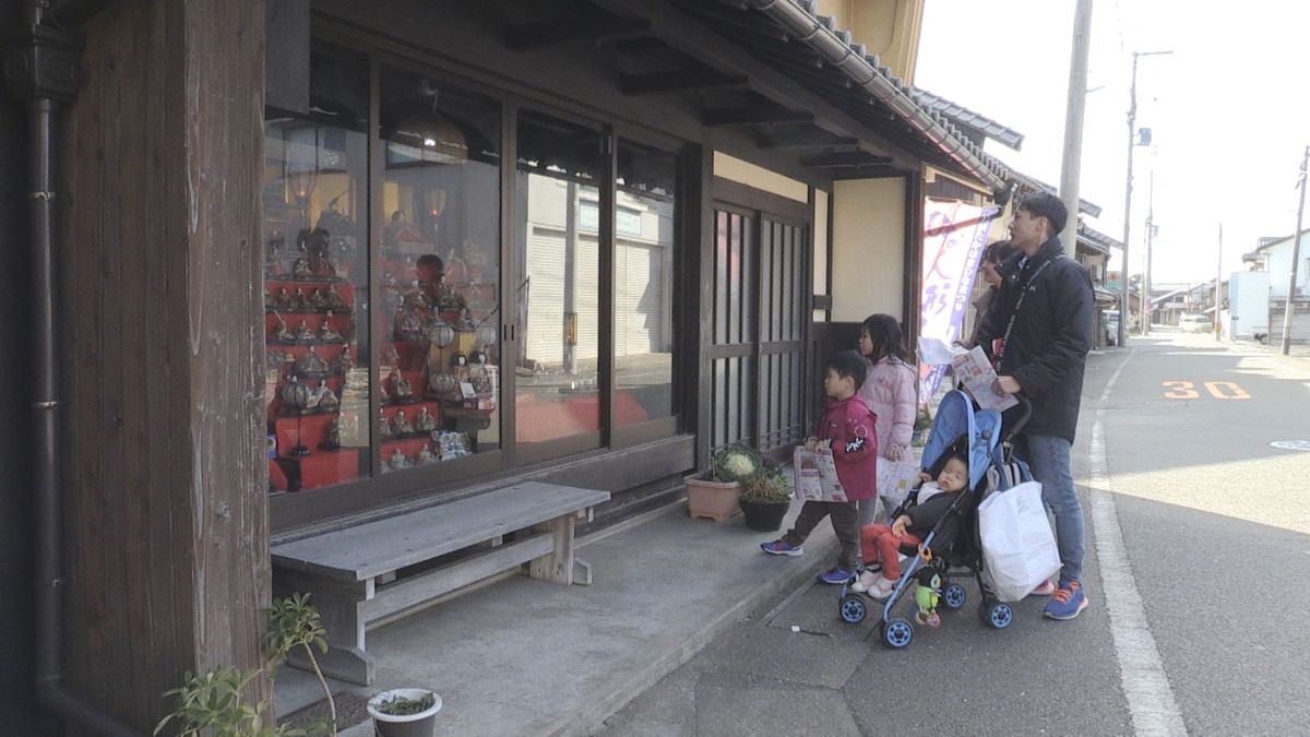 華やかなひな人形の数々　旧丹後街道沿いの民家などで展示　高浜町「若狭たかはまひなまつり」　3月3日まで開催中