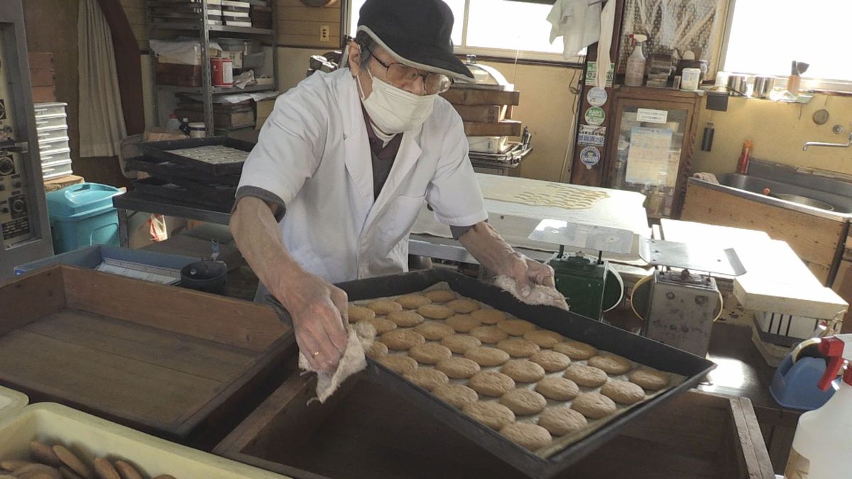 「一生 金に困らないように」願いを込めて 小浜市で「小判」型の焼き菓子づくりがピーク